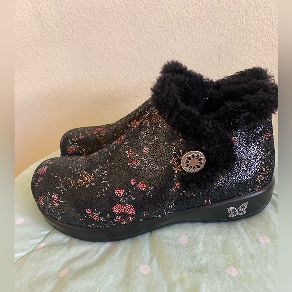 Alegria Meri Sweetie Pie Black Floral Ankle Booties
Shootie Womens EU 39 / 9 US